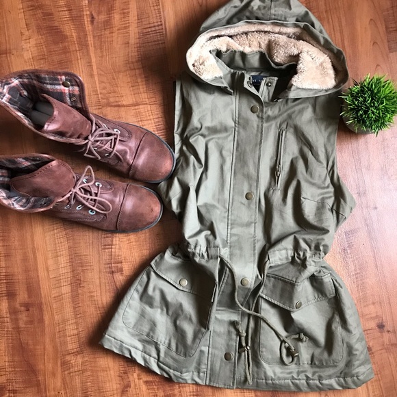 Love Tree Jackets & Blazers - 🦙 Faux Fur Vest